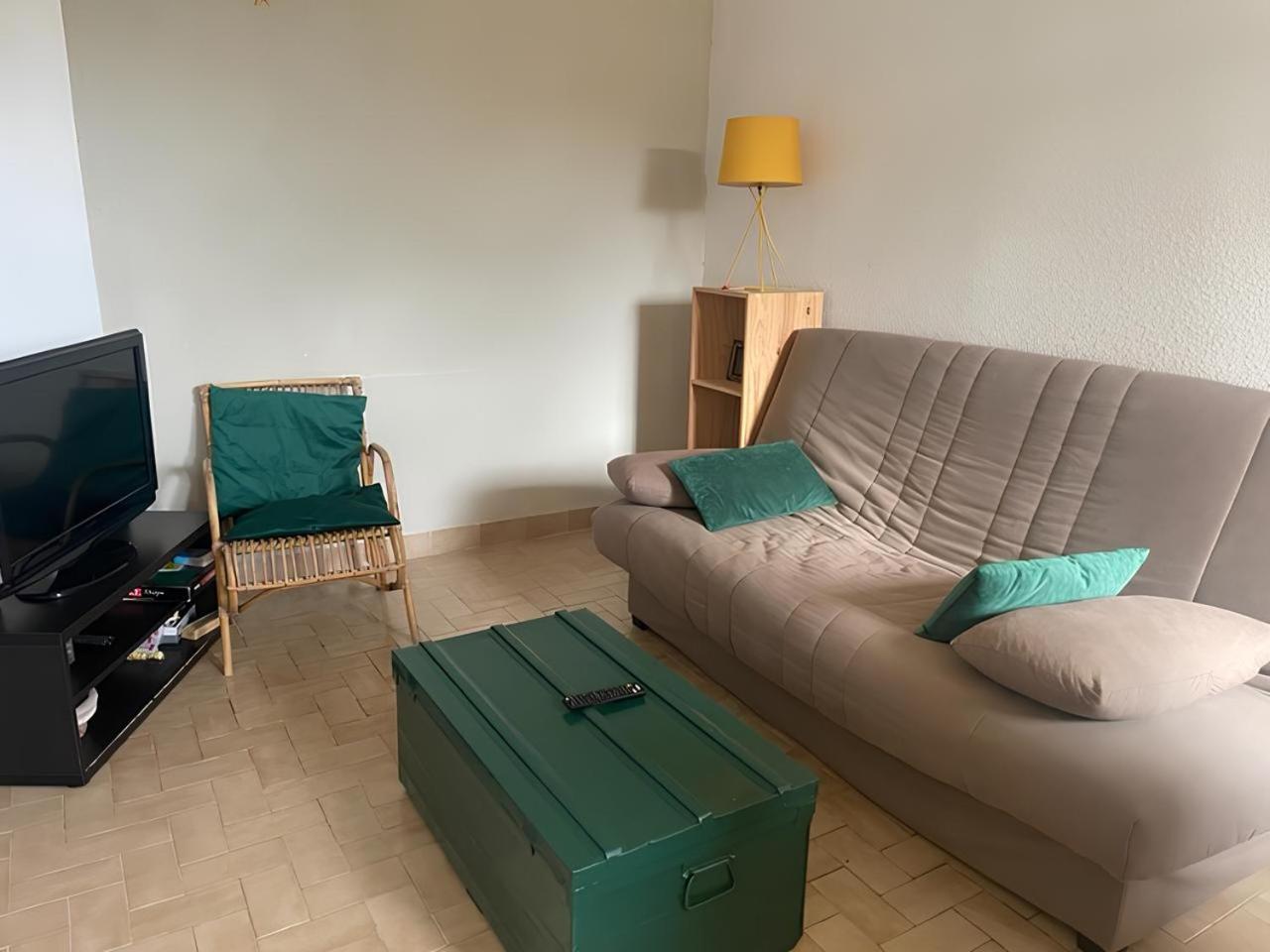 Avec Jardin Et Parking Prive A 3 Min A Pied De La St Pierre La * Fleury (Aude)